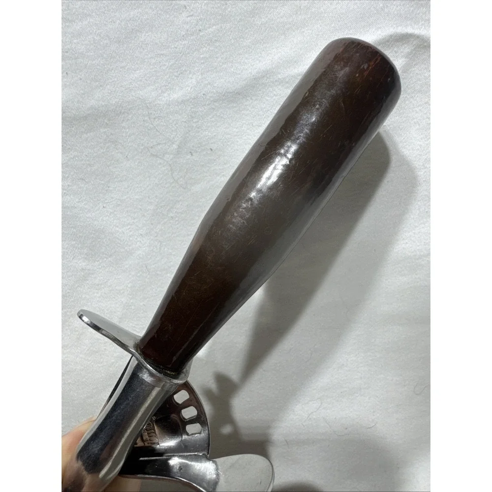 Vintage Shore Craft 16 Ice Cream Scoop Wood‎ Handle 1950s Stainless/Wood EUC